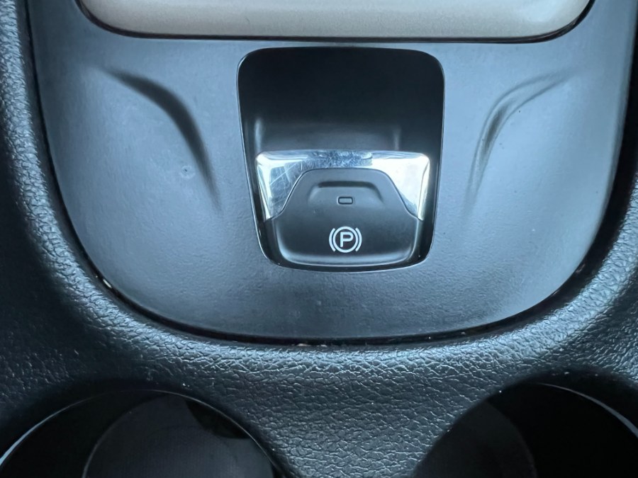2015 Jeep Cherokee 4WD 4dr Limited, available for sale in Bristol, Connecticut | Bristol Auto Center LLC. Bristol, Connecticut 2015 Jeep Cherokee 4WD 4dr Limited, available for sale in Bristol, Connecticut | Bristol Auto Center LLC. Bristol, Connecticut