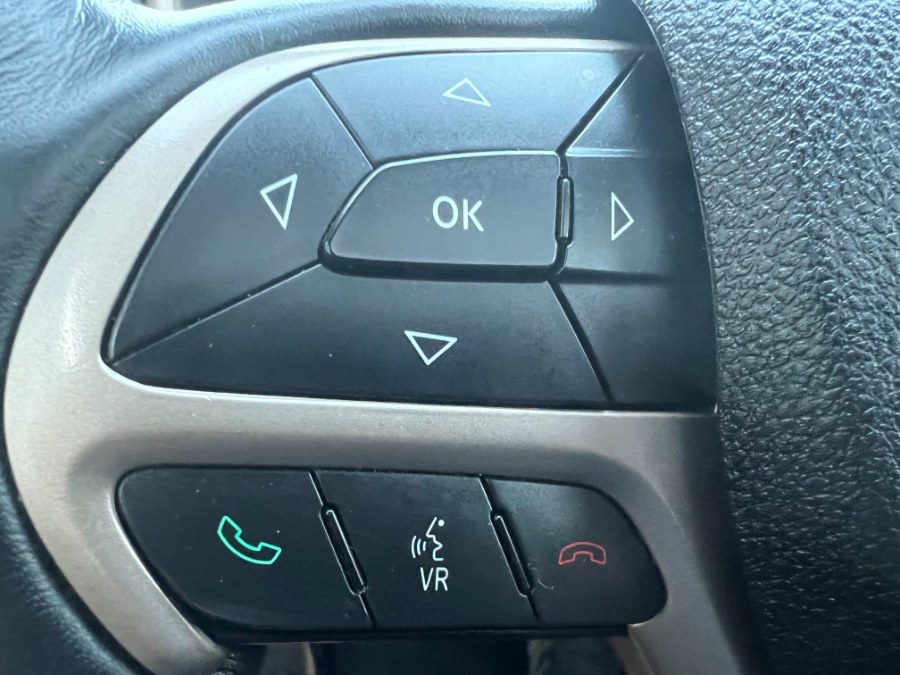 2015 Jeep Cherokee 4WD 4dr Limited, available for sale in Bristol, Connecticut | Bristol Auto Center LLC. Bristol, Connecticut 2015 Jeep Cherokee 4WD 4dr Limited, available for sale in Bristol, Connecticut | Bristol Auto Center LLC. Bristol, Connecticut