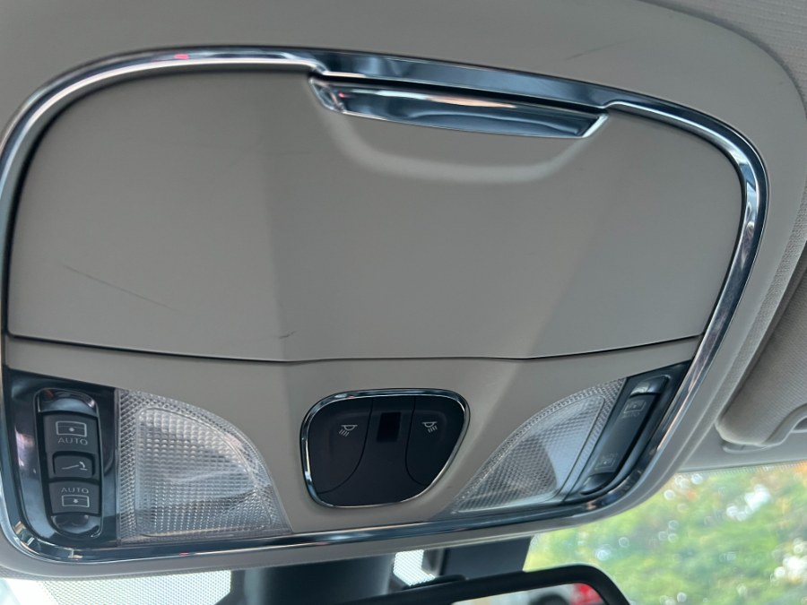 2015 Jeep Cherokee 4WD 4dr Limited, available for sale in Bristol, Connecticut | Bristol Auto Center LLC. Bristol, Connecticut 2015 Jeep Cherokee 4WD 4dr Limited, available for sale in Bristol, Connecticut | Bristol Auto Center LLC. Bristol, Connecticut