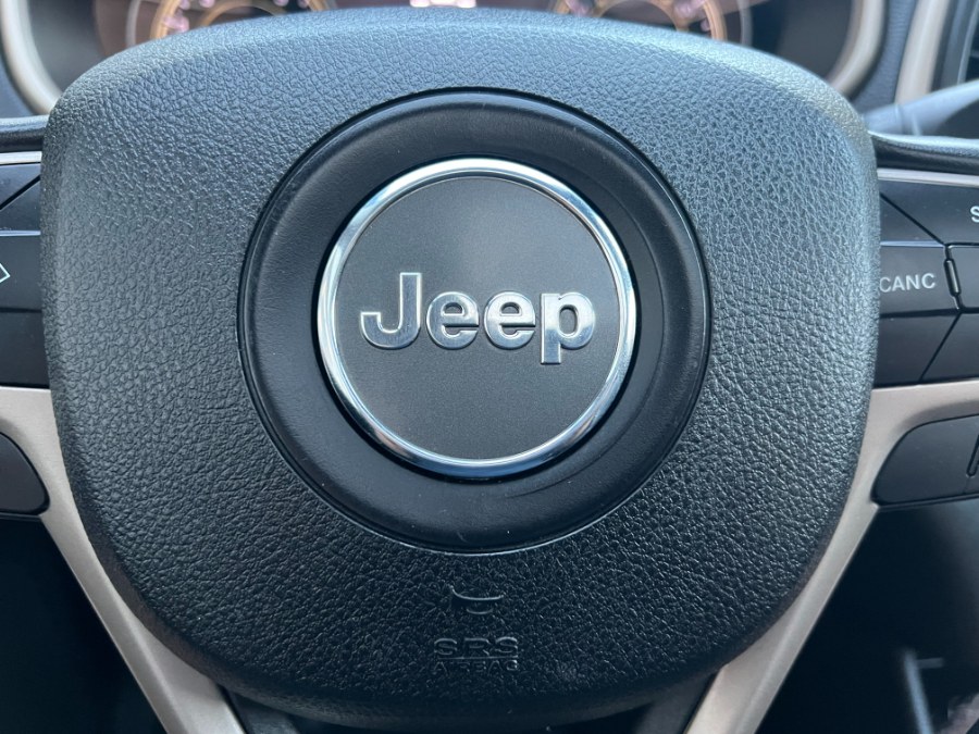 2015 Jeep Cherokee 4WD 4dr Limited, available for sale in Bristol, Connecticut | Bristol Auto Center LLC. Bristol, Connecticut 2015 Jeep Cherokee 4WD 4dr Limited, available for sale in Bristol, Connecticut | Bristol Auto Center LLC. Bristol, Connecticut