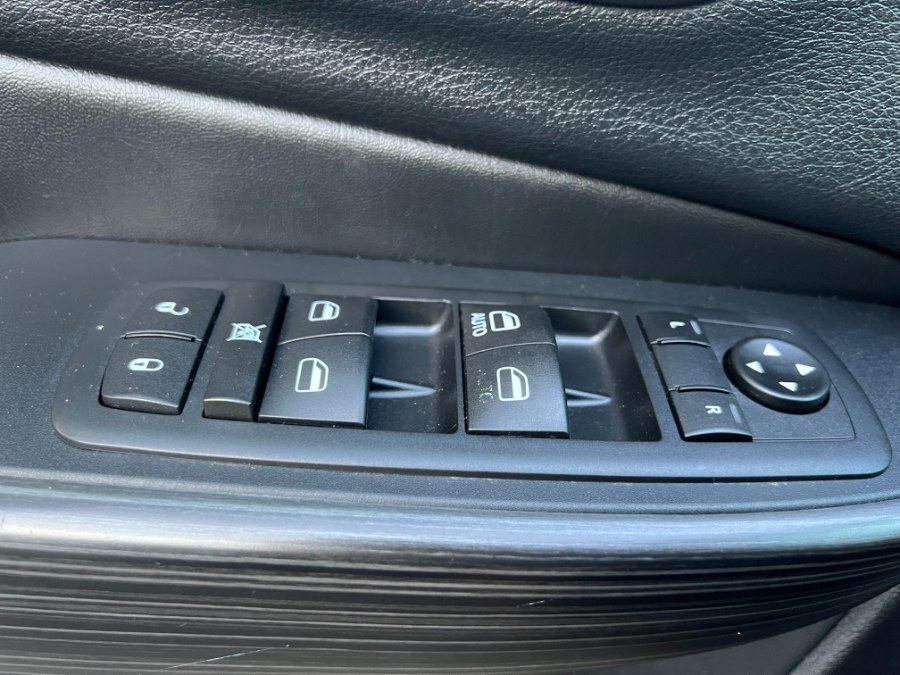 2015 Jeep Cherokee 4WD 4dr Limited, available for sale in Bristol, Connecticut | Bristol Auto Center LLC. Bristol, Connecticut 2015 Jeep Cherokee 4WD 4dr Limited, available for sale in Bristol, Connecticut | Bristol Auto Center LLC. Bristol, Connecticut