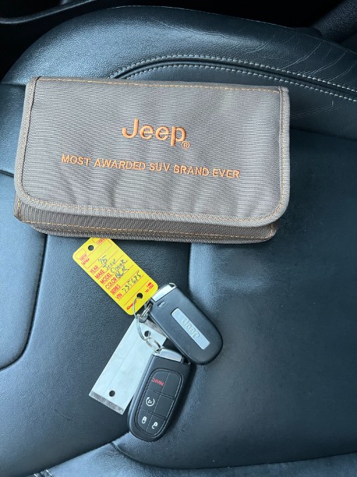 2015 Jeep Cherokee 4WD 4dr Limited, available for sale in Bristol, Connecticut | Bristol Auto Center LLC. Bristol, Connecticut 2015 Jeep Cherokee 4WD 4dr Limited, available for sale in Bristol, Connecticut | Bristol Auto Center LLC. Bristol, Connecticut