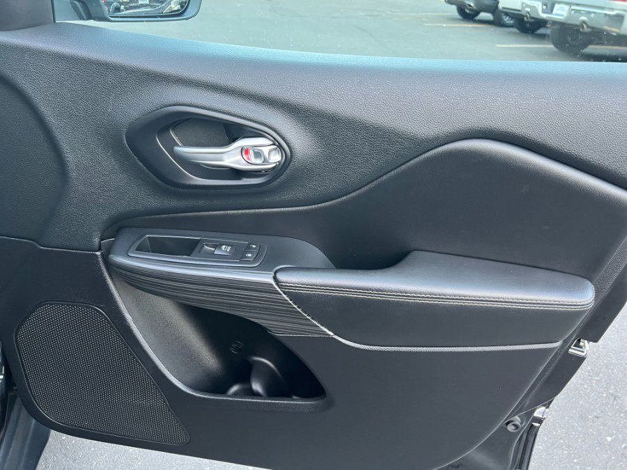 2015 Jeep Cherokee 4WD 4dr Limited, available for sale in Bristol, Connecticut | Bristol Auto Center LLC. Bristol, Connecticut 2015 Jeep Cherokee 4WD 4dr Limited, available for sale in Bristol, Connecticut | Bristol Auto Center LLC. Bristol, Connecticut