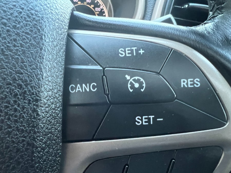 2015 Jeep Cherokee 4WD 4dr Limited, available for sale in Bristol, Connecticut | Bristol Auto Center LLC. Bristol, Connecticut 2015 Jeep Cherokee 4WD 4dr Limited, available for sale in Bristol, Connecticut | Bristol Auto Center LLC. Bristol, Connecticut
