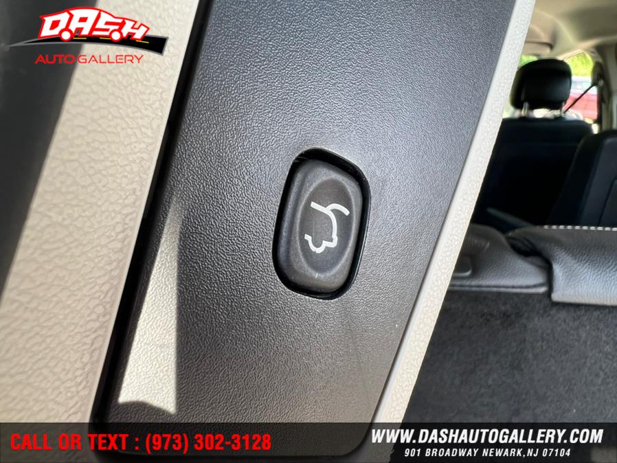 Used Chrysler Town & Country 4dr Wgn Touring 2016 | Dash Auto Gallery Inc.. Newark, New Jersey Used Chrysler Town & Country 4dr Wgn Touring 2016 | Dash Auto Gallery Inc.. Newark, New Jersey