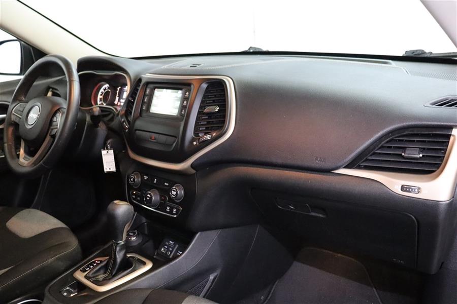 Used Jeep Cherokee LATITUDE 2014 | Fast Track Motors. Paterson, New Jersey Used Jeep Cherokee LATITUDE 2014 | Fast Track Motors. Paterson, New Jersey