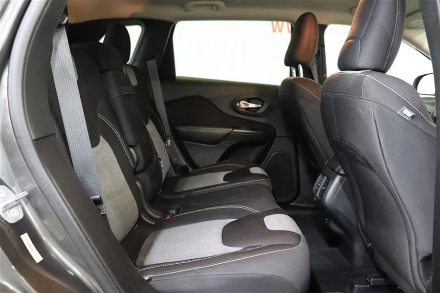 Used Jeep Cherokee LATITUDE 2014 | Fast Track Motors. Paterson, New Jersey Used Jeep Cherokee LATITUDE 2014 | Fast Track Motors. Paterson, New Jersey