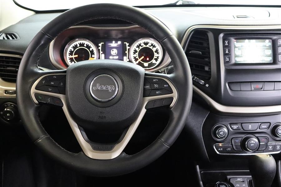 Used Jeep Cherokee LATITUDE 2014 | Fast Track Motors. Paterson, New Jersey Used Jeep Cherokee LATITUDE 2014 | Fast Track Motors. Paterson, New Jersey