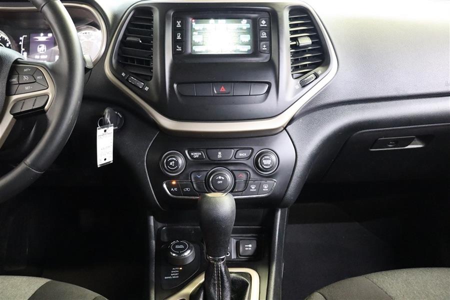 Used Jeep Cherokee LATITUDE 2014 | Fast Track Motors. Paterson, New Jersey Used Jeep Cherokee LATITUDE 2014 | Fast Track Motors. Paterson, New Jersey
