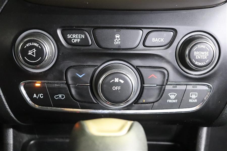Used Jeep Cherokee LATITUDE 2014 | Fast Track Motors. Paterson, New Jersey Used Jeep Cherokee LATITUDE 2014 | Fast Track Motors. Paterson, New Jersey