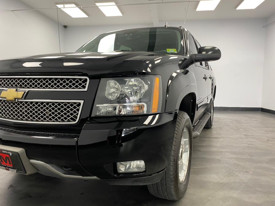 Used Chevrolet Avalanche 4WD Crew Cab 130" Z71 2011 | M Auto Group. Elizabeth, New Jersey Used Chevrolet Avalanche 4WD Crew Cab 130" Z71 2011 | M Auto Group. Elizabeth, New Jersey