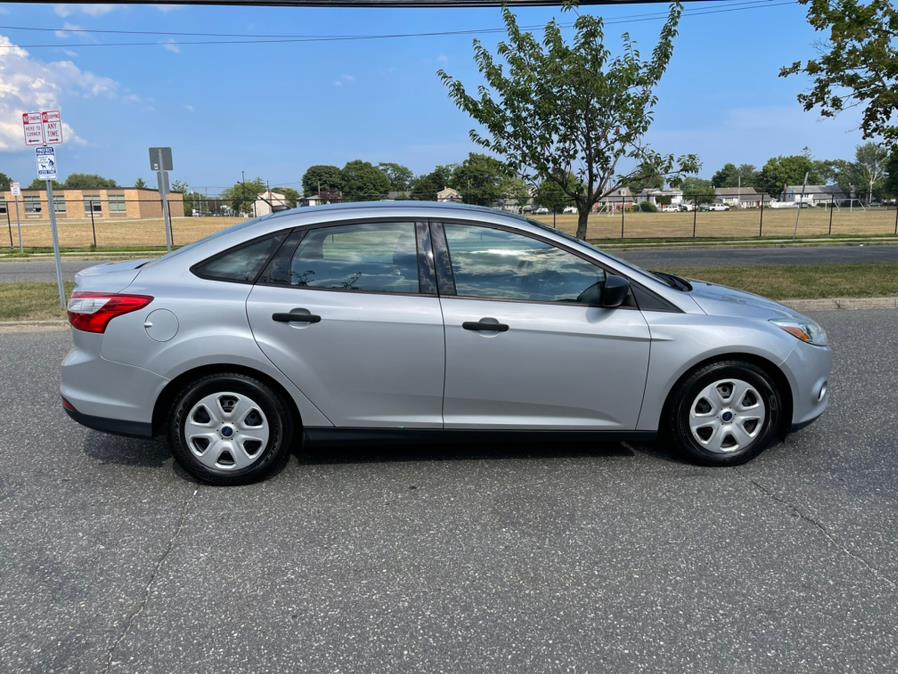 Used Ford Focus 4dr Sdn S 2013 | Great Deal Motors. Copiague, New York