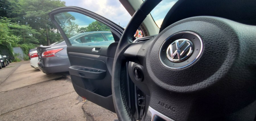 Used Volkswagen Jetta Sedan 4dr Auto SE PZEV *Ltd Avail* 2010 | Rubber Bros Auto World. Brooklyn, New York Used Volkswagen Jetta Sedan 4dr Auto SE PZEV *Ltd Avail* 2010 | Rubber Bros Auto World. Brooklyn, New York