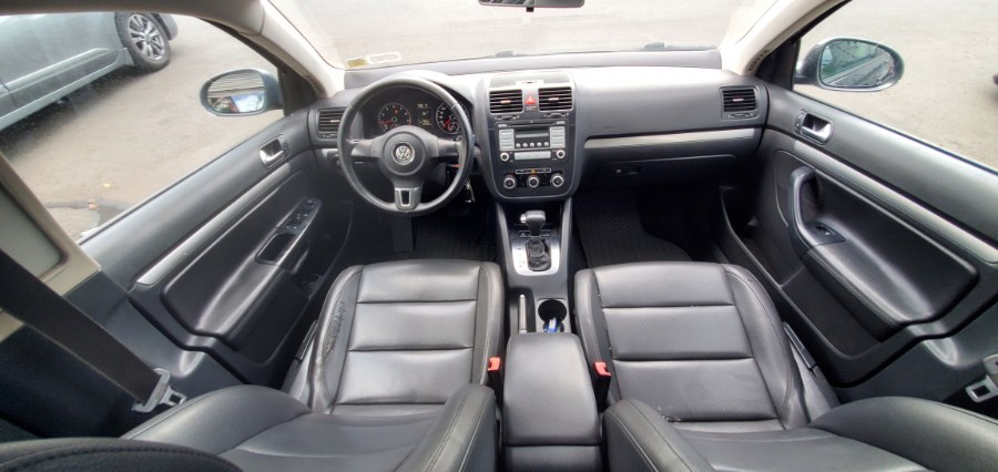 Used Volkswagen Jetta Sedan 4dr Auto SE PZEV *Ltd Avail* 2010 | Rubber Bros Auto World. Brooklyn, New York Used Volkswagen Jetta Sedan 4dr Auto SE PZEV *Ltd Avail* 2010 | Rubber Bros Auto World. Brooklyn, New York
