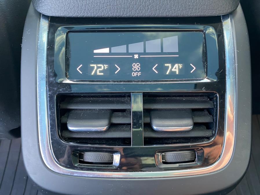 Used Volvo XC90 AWD 4dr T6 Momentum 2016 | Lava Motors 2 Inc. Canton, Connecticut Used Volvo XC90 AWD 4dr T6 Momentum 2016 | Lava Motors 2 Inc. Canton, Connecticut