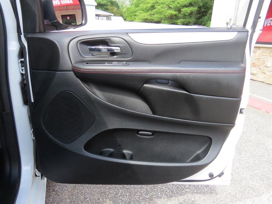 Used Dodge Grand Caravan GT 4dr Mini Van 2018 | Lake City Exports Inc. Auburn, Maine Used Dodge Grand Caravan GT 4dr Mini Van 2018 | Lake City Exports Inc. Auburn, Maine