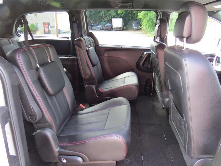 Used Dodge Grand Caravan GT 4dr Mini Van 2018 | Lake City Exports Inc. Auburn, Maine Used Dodge Grand Caravan GT 4dr Mini Van 2018 | Lake City Exports Inc. Auburn, Maine