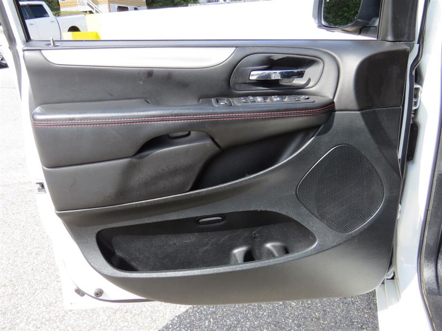 Used Dodge Grand Caravan GT 4dr Mini Van 2018 | Lake City Exports Inc. Auburn, Maine Used Dodge Grand Caravan GT 4dr Mini Van 2018 | Lake City Exports Inc. Auburn, Maine