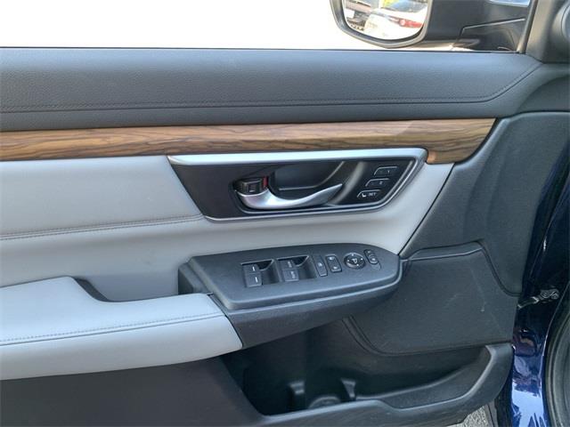 2017 Honda Cr-v Touring, available for sale in Stratford, Connecticut | Wiz Leasing Inc. Stratford, Connecticut 2017 Honda Cr-v Touring, available for sale in Stratford, Connecticut | Wiz Leasing Inc. Stratford, Connecticut