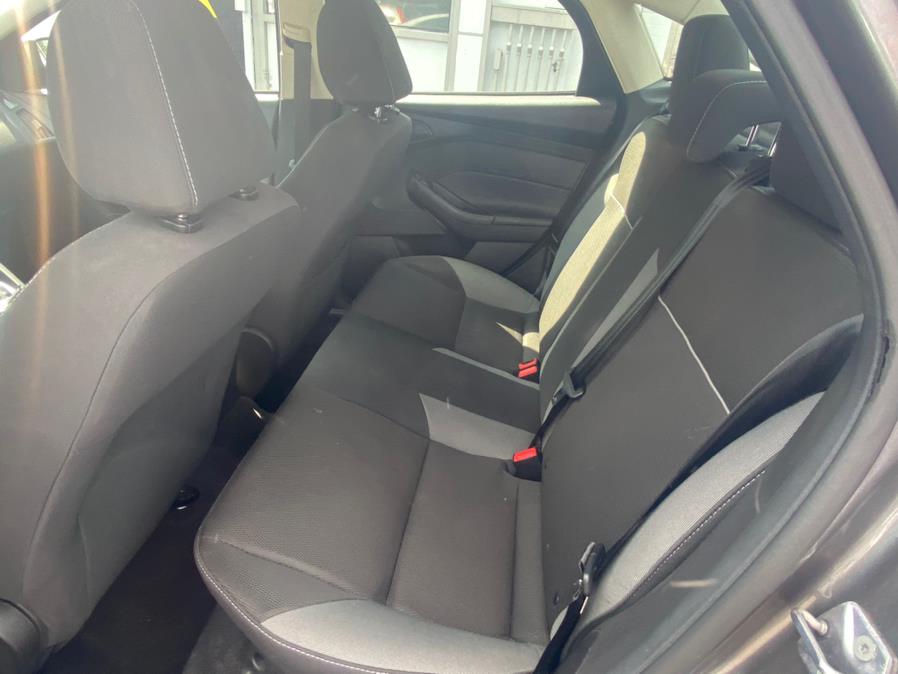 Used Ford Focus 4dr Sdn SE 2012 | CT Auto. Bridgeport, Connecticut Used Ford Focus 4dr Sdn SE 2012 | CT Auto. Bridgeport, Connecticut
