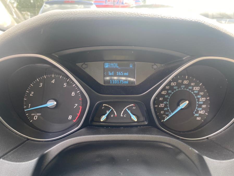 Used Ford Focus 4dr Sdn SE 2012 | CT Auto. Bridgeport, Connecticut Used Ford Focus 4dr Sdn SE 2012 | CT Auto. Bridgeport, Connecticut