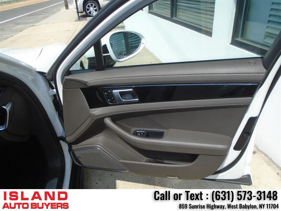 Used Porsche Panamera 4 AWD 4dr Sedan 2017 | Island Auto Buyers. West Babylon, New York Used Porsche Panamera 4 AWD 4dr Sedan 2017 | Island Auto Buyers. West Babylon, New York