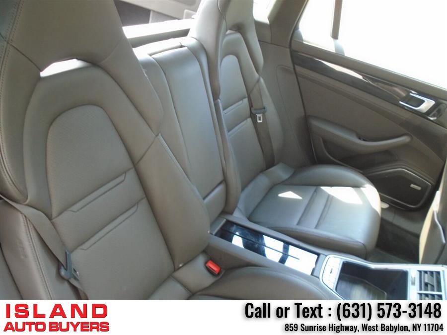 Used Porsche Panamera 4 AWD 4dr Sedan 2017 | Island Auto Buyers. West Babylon, New York Used Porsche Panamera 4 AWD 4dr Sedan 2017 | Island Auto Buyers. West Babylon, New York