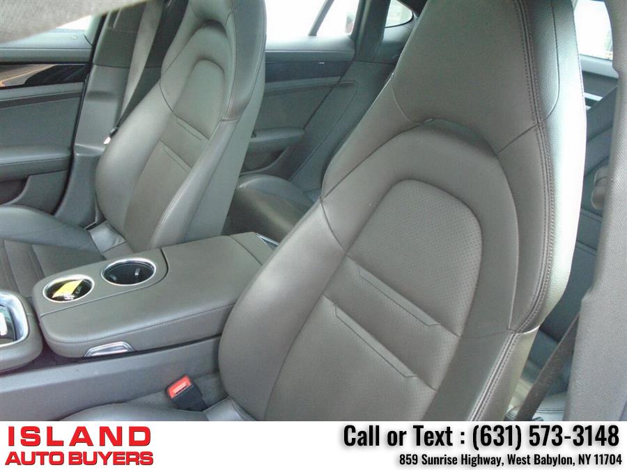 Used Porsche Panamera 4 AWD 4dr Sedan 2017 | Island Auto Buyers. West Babylon, New York Used Porsche Panamera 4 AWD 4dr Sedan 2017 | Island Auto Buyers. West Babylon, New York