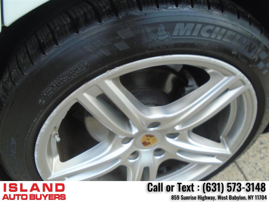 Used Porsche Panamera 4 AWD 4dr Sedan 2017 | Island Auto Buyers. West Babylon, New York Used Porsche Panamera 4 AWD 4dr Sedan 2017 | Island Auto Buyers. West Babylon, New York