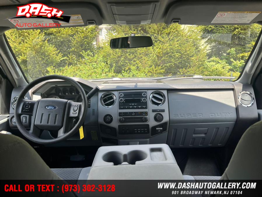 2015 Ford Super Duty F-250 SRW 4WD Crew Cab 156" XLT, available for sale in Newark, New Jersey | Dash Auto Gallery Inc.. Newark, New Jersey 2015 Ford Super Duty F-250 SRW 4WD Crew Cab 156" XLT, available for sale in Newark, New Jersey | Dash Auto Gallery Inc.. Newark, New Jersey