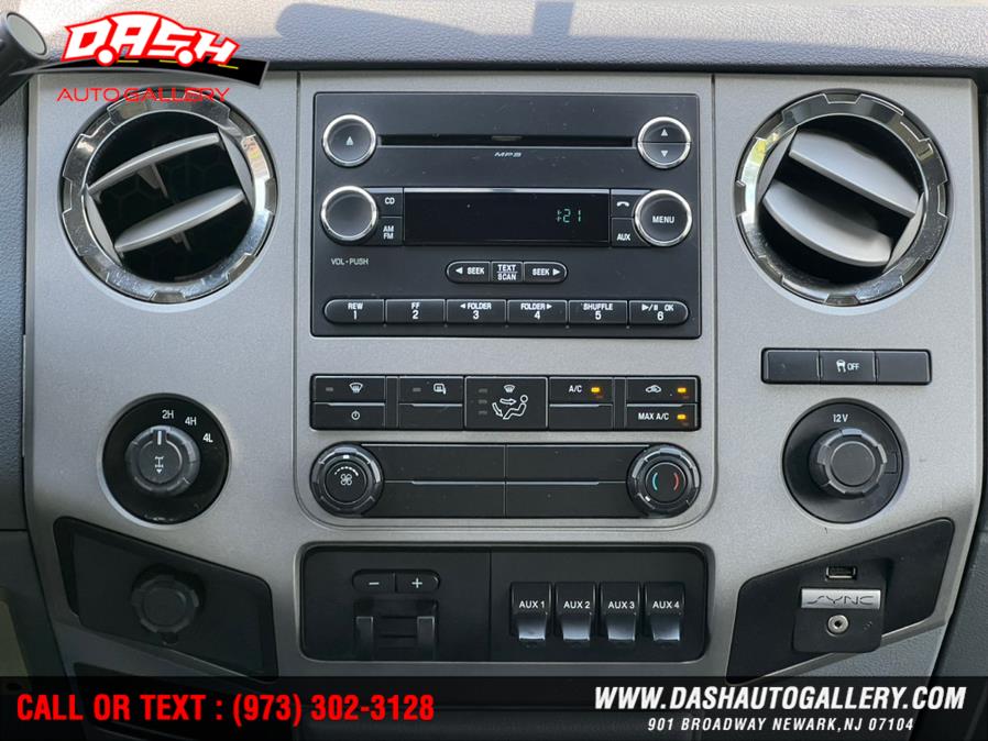 2015 Ford Super Duty F-250 SRW 4WD Crew Cab 156" XLT, available for sale in Newark, New Jersey | Dash Auto Gallery Inc.. Newark, New Jersey 2015 Ford Super Duty F-250 SRW 4WD Crew Cab 156" XLT, available for sale in Newark, New Jersey | Dash Auto Gallery Inc.. Newark, New Jersey
