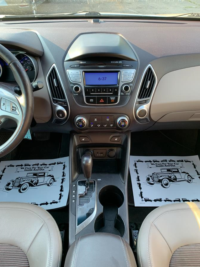 Used Hyundai Tucson AWD 4dr Auto GLS 2012 | Absolute Motors Inc. Springfield, Massachusetts Used Hyundai Tucson AWD 4dr Auto GLS 2012 | Absolute Motors Inc. Springfield, Massachusetts