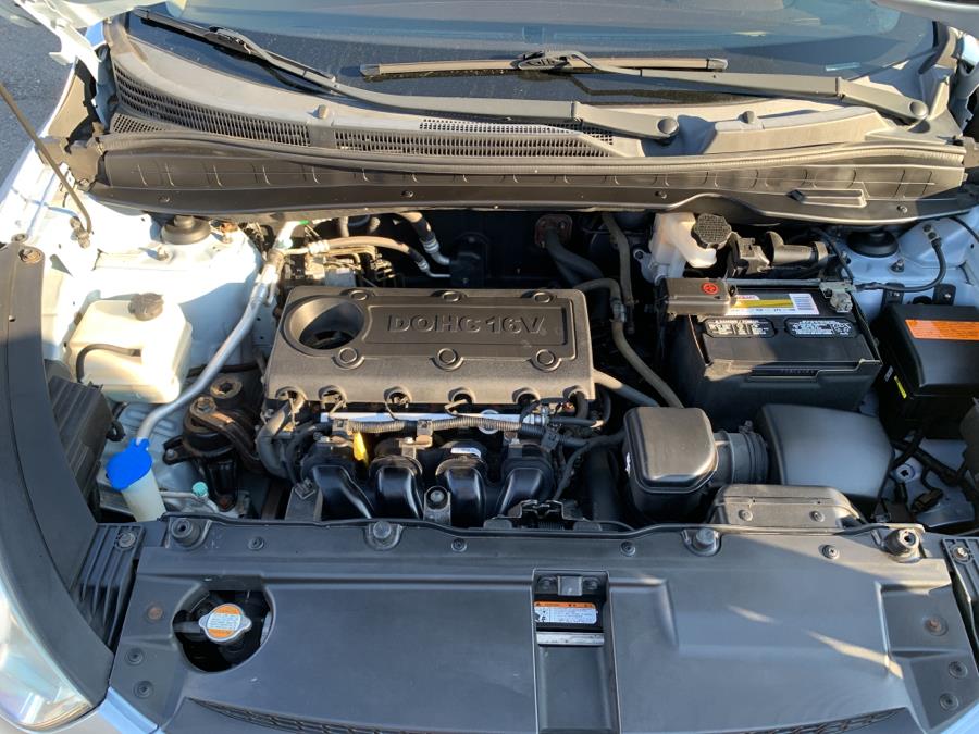 Used Hyundai Tucson AWD 4dr Auto GLS 2012 | Absolute Motors Inc. Springfield, Massachusetts Used Hyundai Tucson AWD 4dr Auto GLS 2012 | Absolute Motors Inc. Springfield, Massachusetts