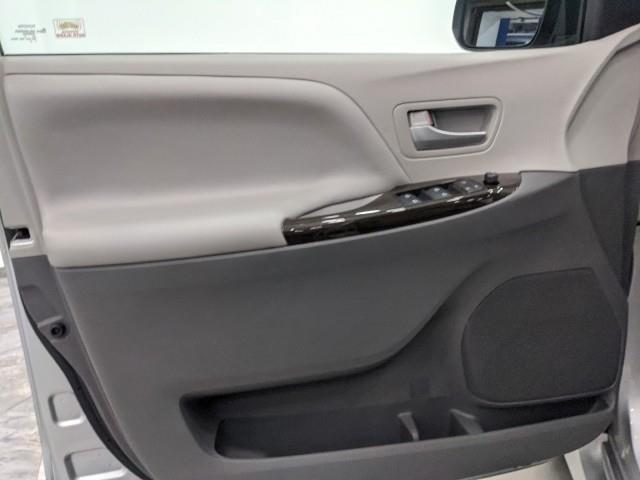 Used Toyota Sienna XLE w/ rearCam 2020 | Car Revolution. Maple Shade, New Jersey Used Toyota Sienna XLE w/ rearCam 2020 | Car Revolution. Maple Shade, New Jersey