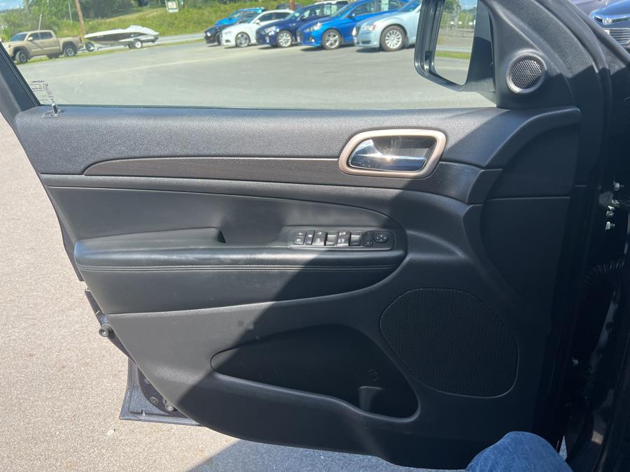 2016 Jeep Grand Cherokee 4WD 4dr Laredo, available for sale in Bangor , Maine | Pray's Auto Sales . Bangor , Maine 2016 Jeep Grand Cherokee 4WD 4dr Laredo, available for sale in Bangor , Maine | Pray's Auto Sales . Bangor , Maine