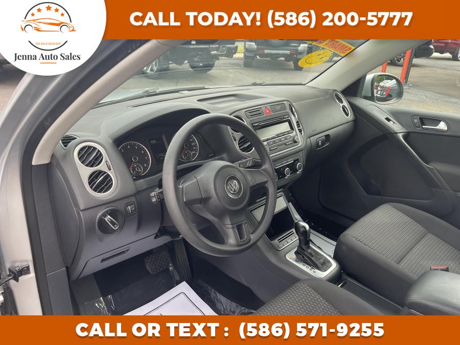 Used Volkswagen Tiguan 4WD 4dr SE 4Motion wSunroof & Navi 2011 | Jenna Auto Sale Inc. Roseville, Michigan Used Volkswagen Tiguan 4WD 4dr SE 4Motion wSunroof & Navi 2011 | Jenna Auto Sale Inc. Roseville, Michigan