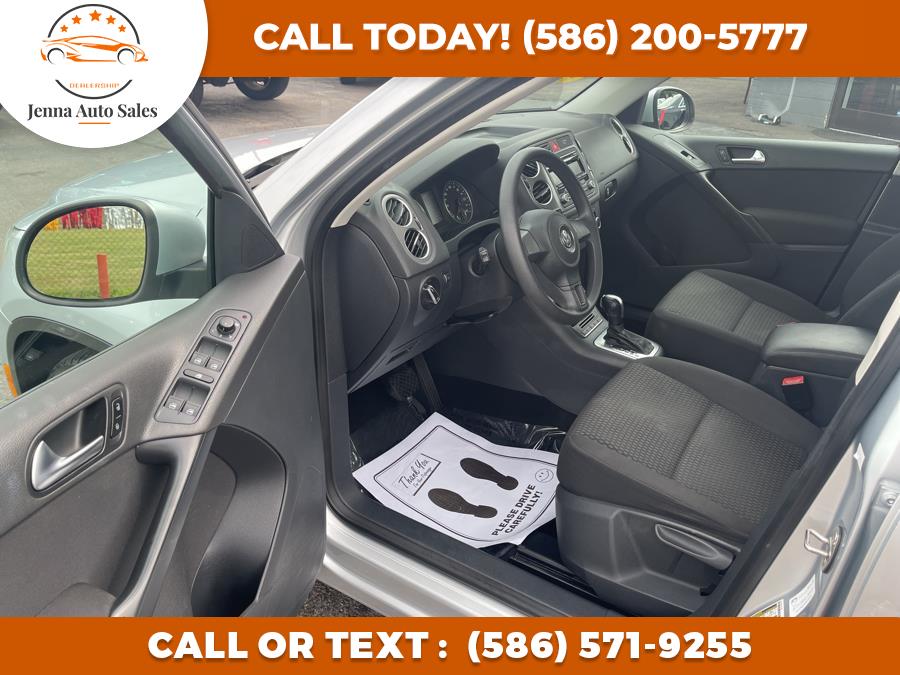 Used Volkswagen Tiguan 4WD 4dr SE 4Motion wSunroof & Navi 2011 | Jenna Auto Sale Inc. Roseville, Michigan Used Volkswagen Tiguan 4WD 4dr SE 4Motion wSunroof & Navi 2011 | Jenna Auto Sale Inc. Roseville, Michigan