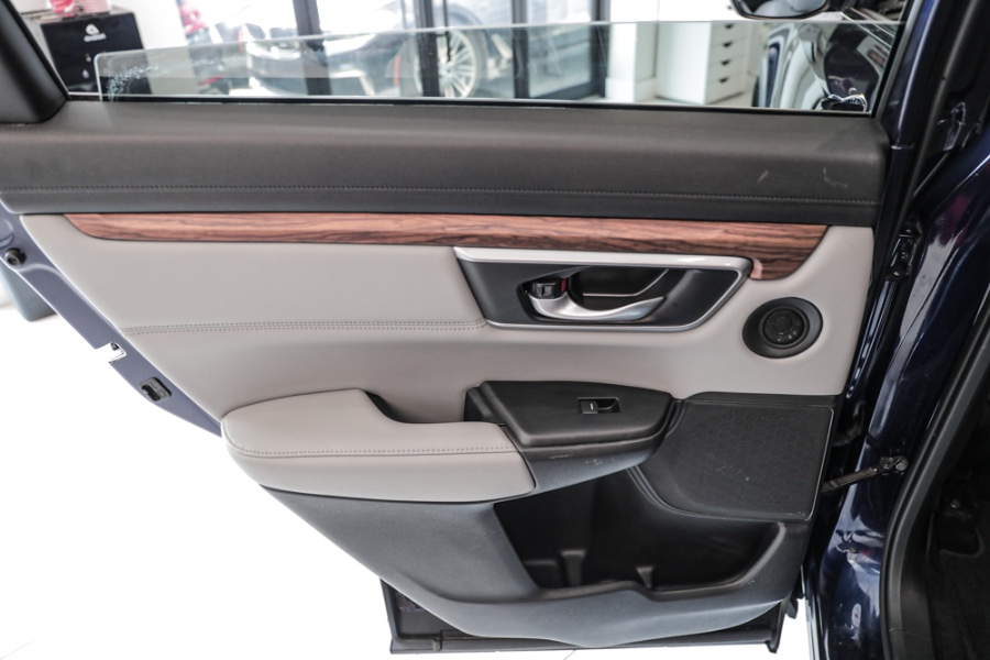 Used Honda CR-V EX-L AWD w/Navi 2018 | 26 Motors Long Island. ELMONT, New York Used Honda CR-V EX-L AWD w/Navi 2018 | 26 Motors Long Island. ELMONT, New York