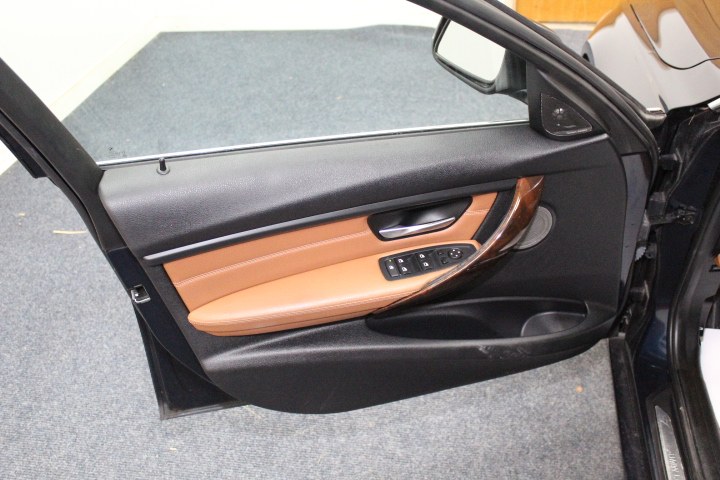2013 BMW 3 Series 4dr Sdn 328i xDrive AWD, available for sale in Plainville, Connecticut | New England Auto Sales LLC. Plainville, Connecticut 2013 BMW 3 Series 4dr Sdn 328i xDrive AWD, available for sale in Plainville, Connecticut | New England Auto Sales LLC. Plainville, Connecticut