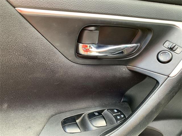 Used Nissan Altima 2.5 S 2015 | Wiz Leasing Inc. Stratford, Connecticut Used Nissan Altima 2.5 S 2015 | Wiz Leasing Inc. Stratford, Connecticut