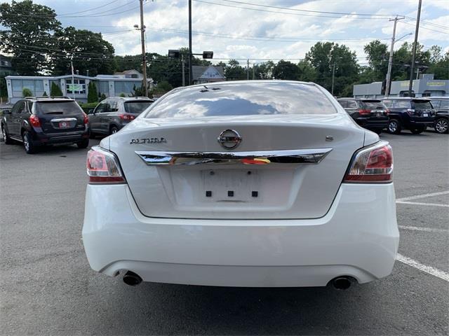 Used Nissan Altima 2.5 S 2015 | Wiz Leasing Inc. Stratford, Connecticut Used Nissan Altima 2.5 S 2015 | Wiz Leasing Inc. Stratford, Connecticut
