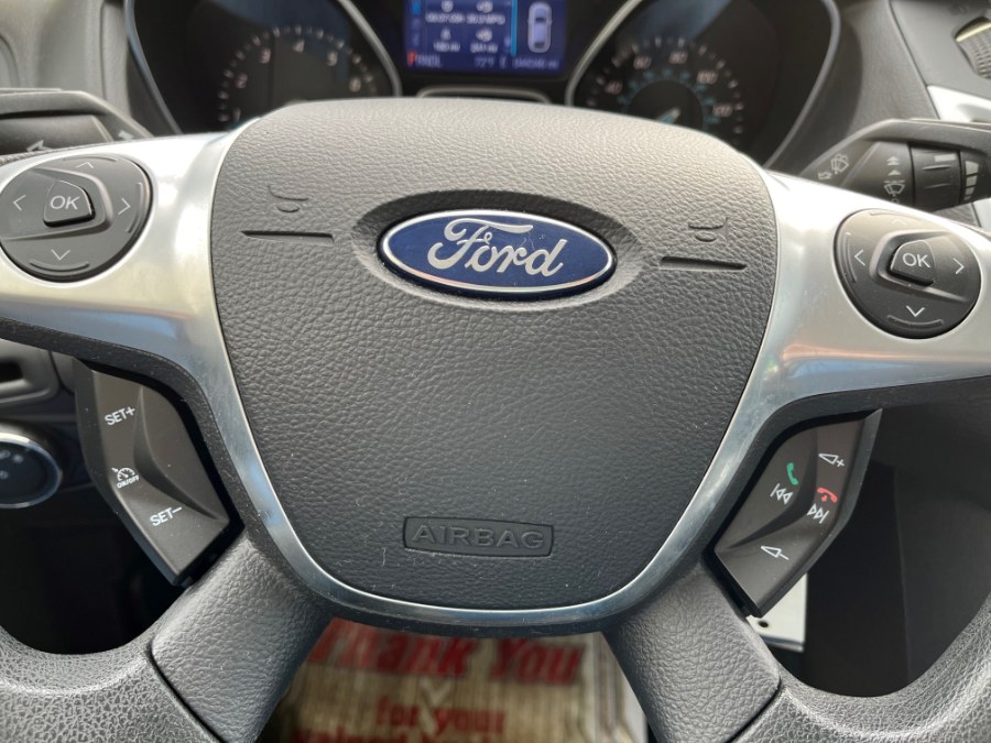 Used Ford Focus 4dr Sdn SE 2013 | MACARA Vehicle Services, Inc. Norwich, Connecticut