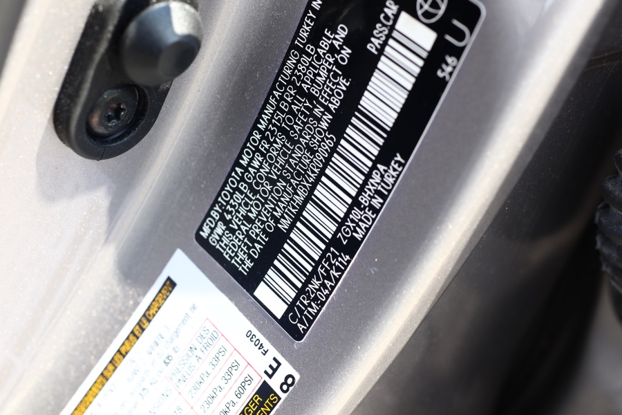 Used Toyota C-HR LE FWD (Natl) 2019 | Hillside Auto Mall Inc.. Jamaica, New York Used Toyota C-HR LE FWD (Natl) 2019 | Hillside Auto Mall Inc.. Jamaica, New York
