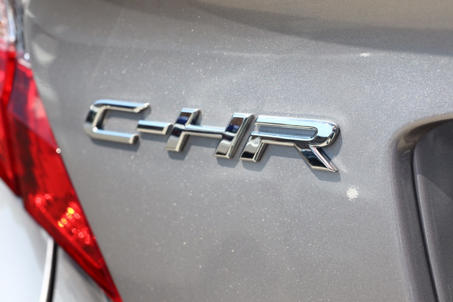 Used Toyota C-HR LE FWD (Natl) 2019 | Hillside Auto Mall Inc.. Jamaica, New York Used Toyota C-HR LE FWD (Natl) 2019 | Hillside Auto Mall Inc.. Jamaica, New York