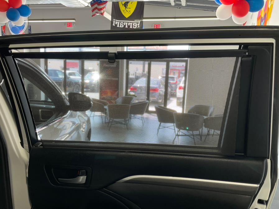 2019 Toyota Highlander SE SE V6 AWD (Natl), available for sale in Hollis, New York | Jamaica 26 Motors. Hollis, New York 2019 Toyota Highlander SE SE V6 AWD (Natl), available for sale in Hollis, New York | Jamaica 26 Motors. Hollis, New York