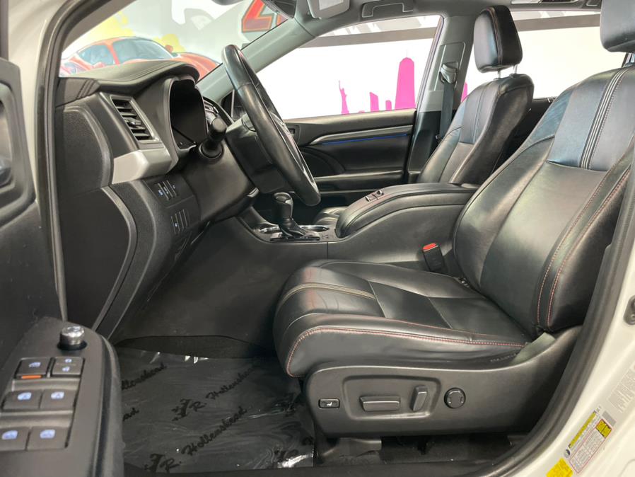 2019 Toyota Highlander SE SE V6 AWD (Natl), available for sale in Hollis, New York | Jamaica 26 Motors. Hollis, New York 2019 Toyota Highlander SE SE V6 AWD (Natl), available for sale in Hollis, New York | Jamaica 26 Motors. Hollis, New York
