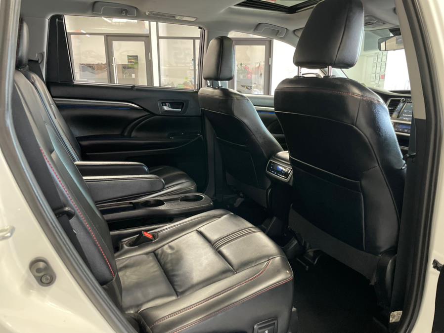 Used Toyota Highlander SE SE V6 AWD (Natl) 2019 | Jamaica 26 Motors. Hollis, New York
