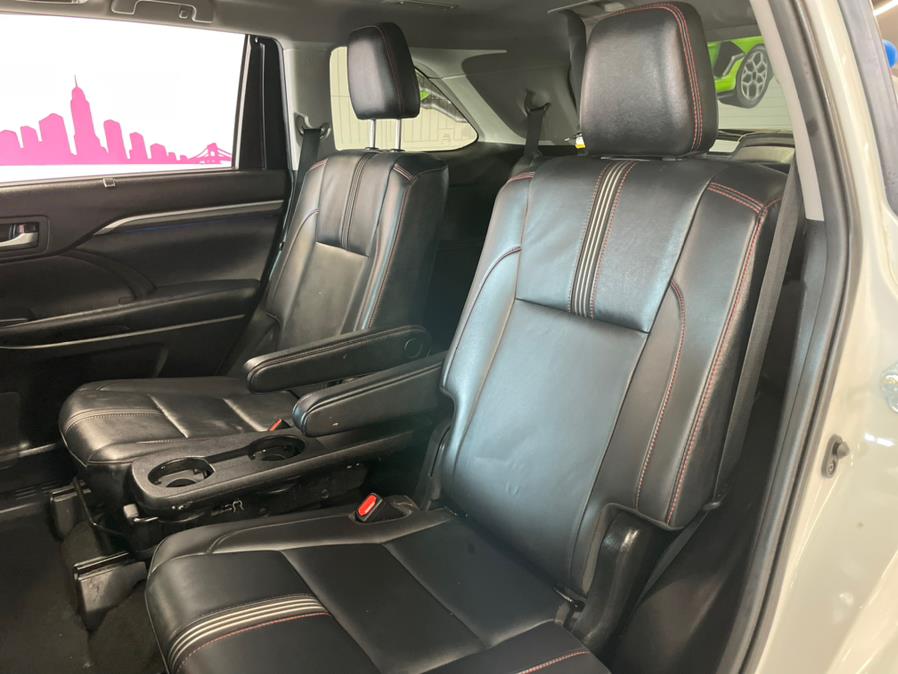 2019 Toyota Highlander SE SE V6 AWD (Natl), available for sale in Hollis, New York | Jamaica 26 Motors. Hollis, New York 2019 Toyota Highlander SE SE V6 AWD (Natl), available for sale in Hollis, New York | Jamaica 26 Motors. Hollis, New York