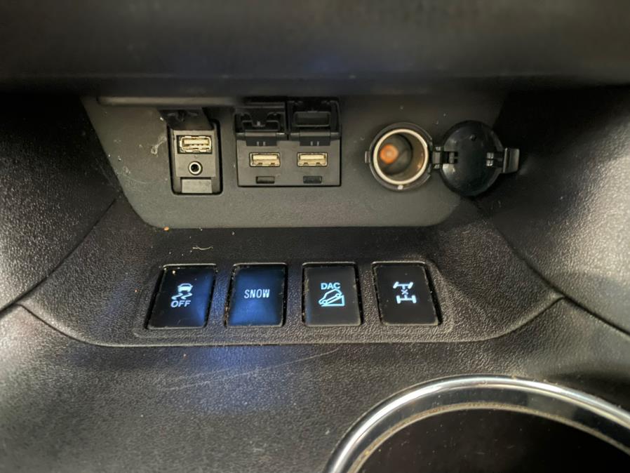 2019 Toyota Highlander SE SE V6 AWD (Natl), available for sale in Hollis, New York | Jamaica 26 Motors. Hollis, New York 2019 Toyota Highlander SE SE V6 AWD (Natl), available for sale in Hollis, New York | Jamaica 26 Motors. Hollis, New York