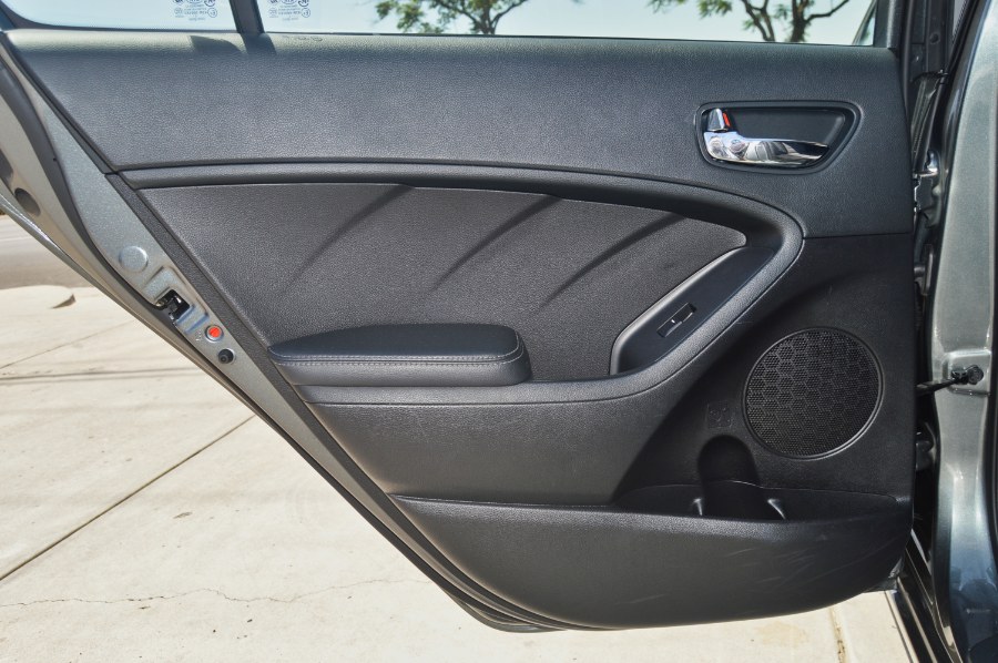 2016 Kia Forte 5-Door 5dr HB Auto LX, available for sale in Moreno Valley, California | Fusion Motors Inc. Moreno Valley, California 2016 Kia Forte 5-Door 5dr HB Auto LX, available for sale in Moreno Valley, California | Fusion Motors Inc. Moreno Valley, California